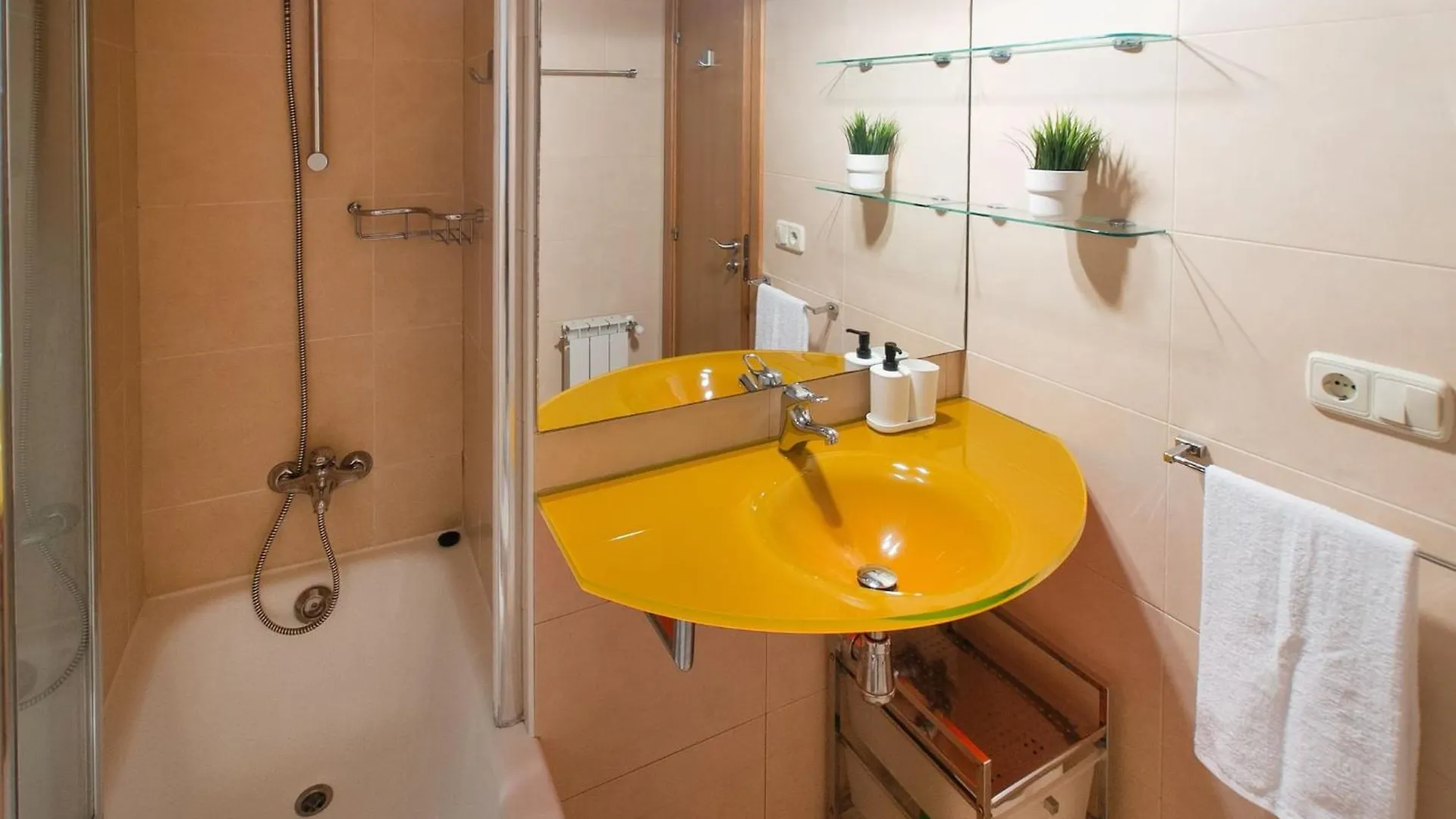 Apartmán Earra - Eder, 3 Min. Playa Y En Pleno Centro Zarautz